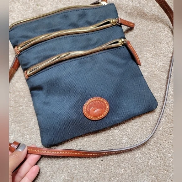 Dooney and Bourke Nylon blue crossbody zipper bag - Picture 6 of 10